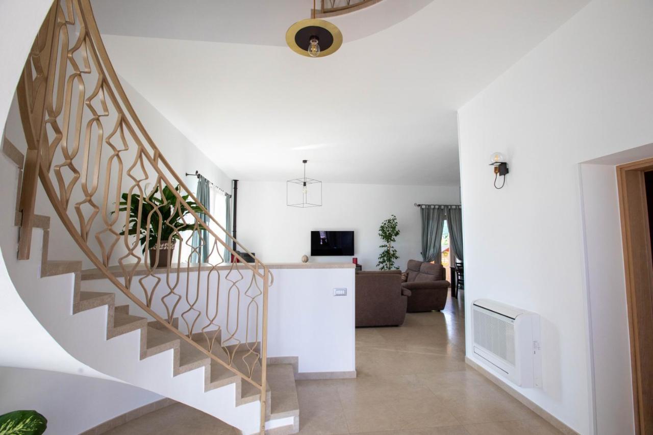 Exclusive Luxury Villa Monte Pompilio 切列梅萨皮卡 外观 照片